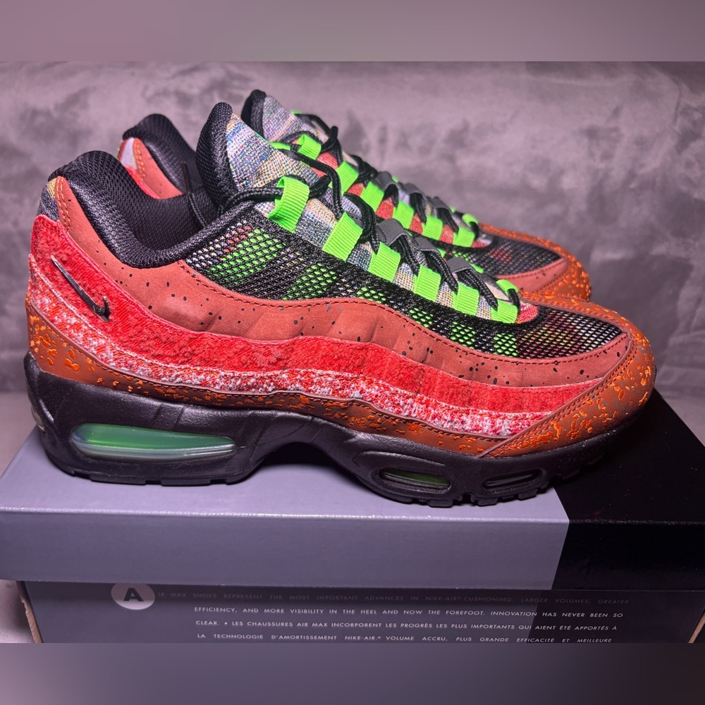 Nike Air Max 95 OG Bubble “Hong Kong” mens 10 - Picture 2 of 13